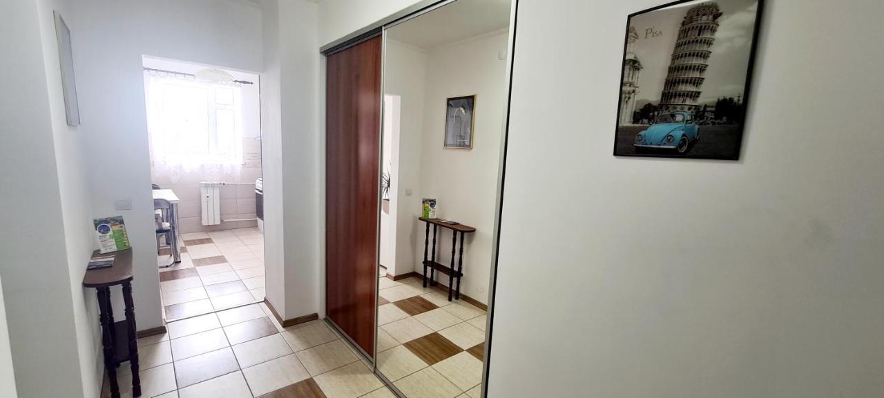 Perfect View Apartament 2 Rooms Self Check-In Boekarest Buitenkant foto